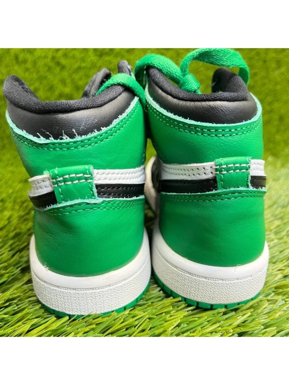 Nike Air Jordan 1 Retro Boys Size 11C Green Black White Athletic Shoes Sneakers